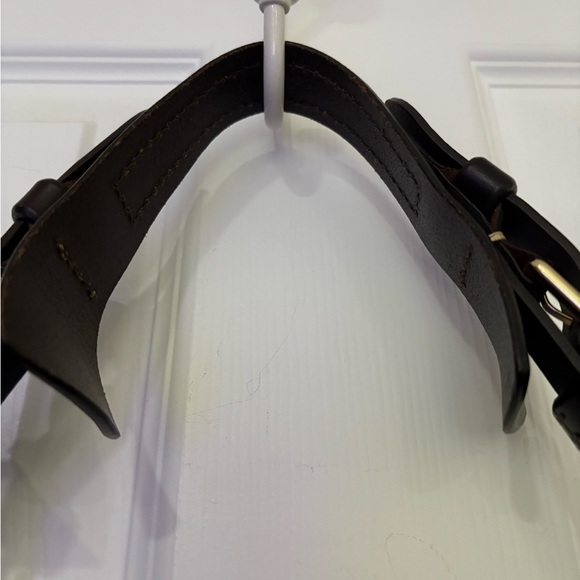 EUC Dooney & Bourke Brown Safari Pebbled Grain Leather Medium Shoulder
Bag - Picture 8 of 13